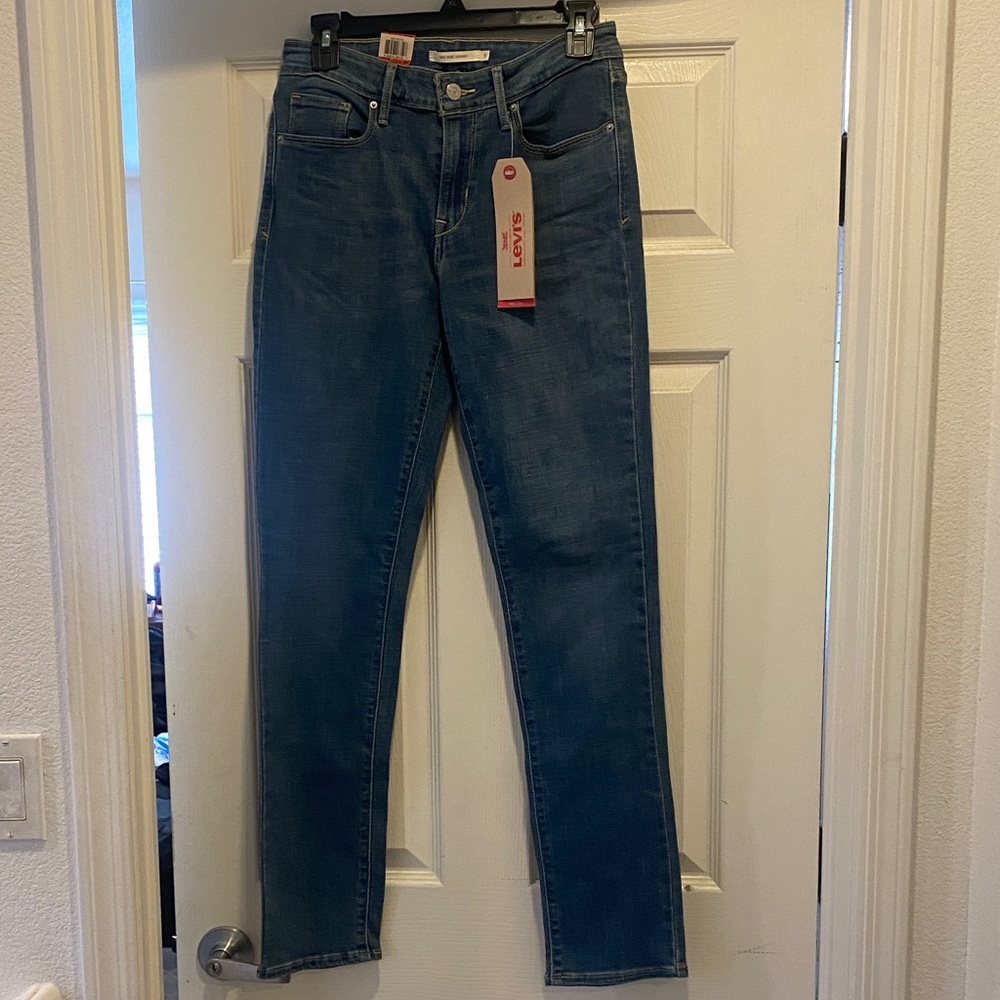 Levi’s ladies, mid rise, skinny jeans